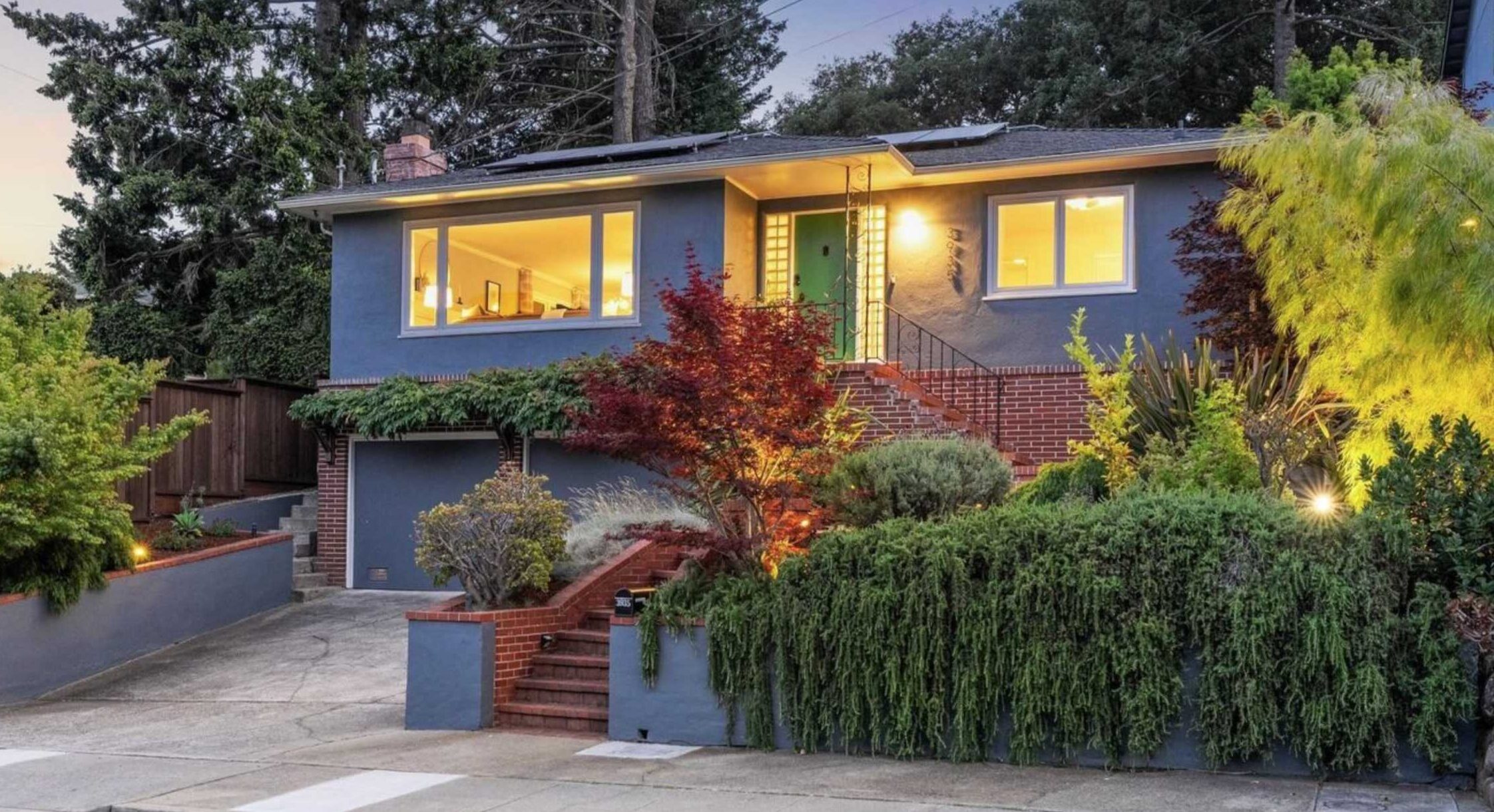 Family-friendly Redwood Heights neighborhood in Oakland - residential real estate and homes for sale.